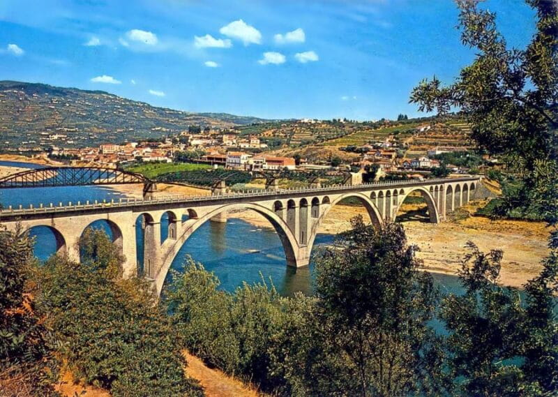 Porto: Douro Valley Wine Tour with Lunch, Tastings & Cruise - Practical Tips for Making the Most of Your Day