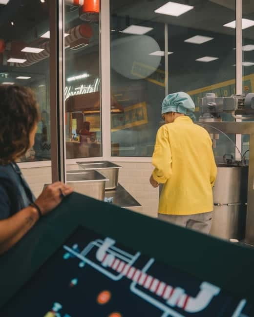 Porto: Entry Ticket at WOW The Chocolate Experience by 20|20 - Starting Point: The Entrance and First Impressions