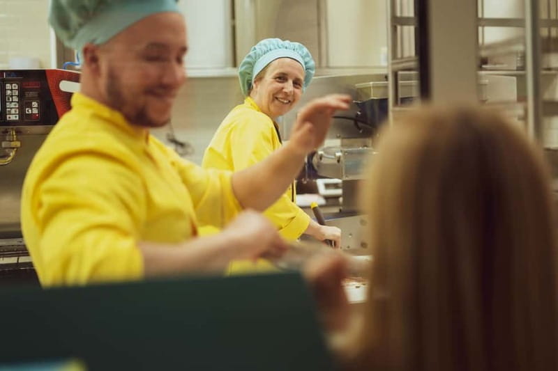 Porto: Entry Ticket at WOW The Chocolate Experience by 20|20 - Bean to Bar: The Manufacturing Process