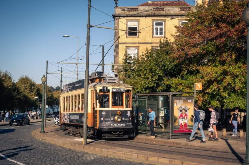 Porto: Flexible Romantic Walking Tour - Key points / Takeaways
