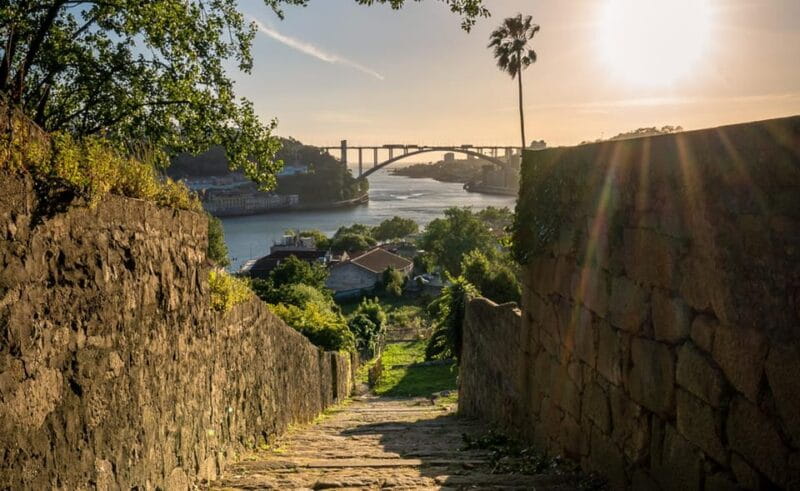 Porto: Flexible Romantic Walking Tour - FAQ