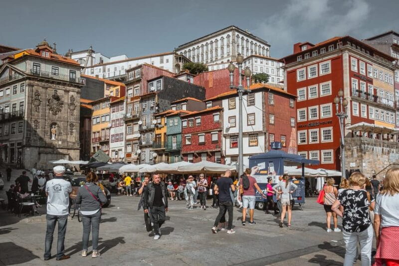 Porto: Flexible Walking Tour in Medieval Area - Exploring Porto’s Medieval Center with the Walkbox App
