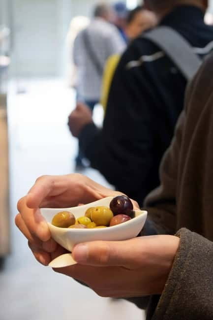 Porto: Food Tour with Tastings and Souvenirs - Key Points / Takeaways