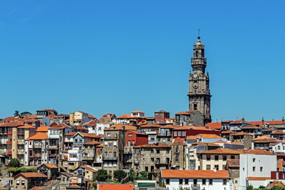 Porto: Highlights Self-Guided Scavenger Hunt and City Tour - Key Points