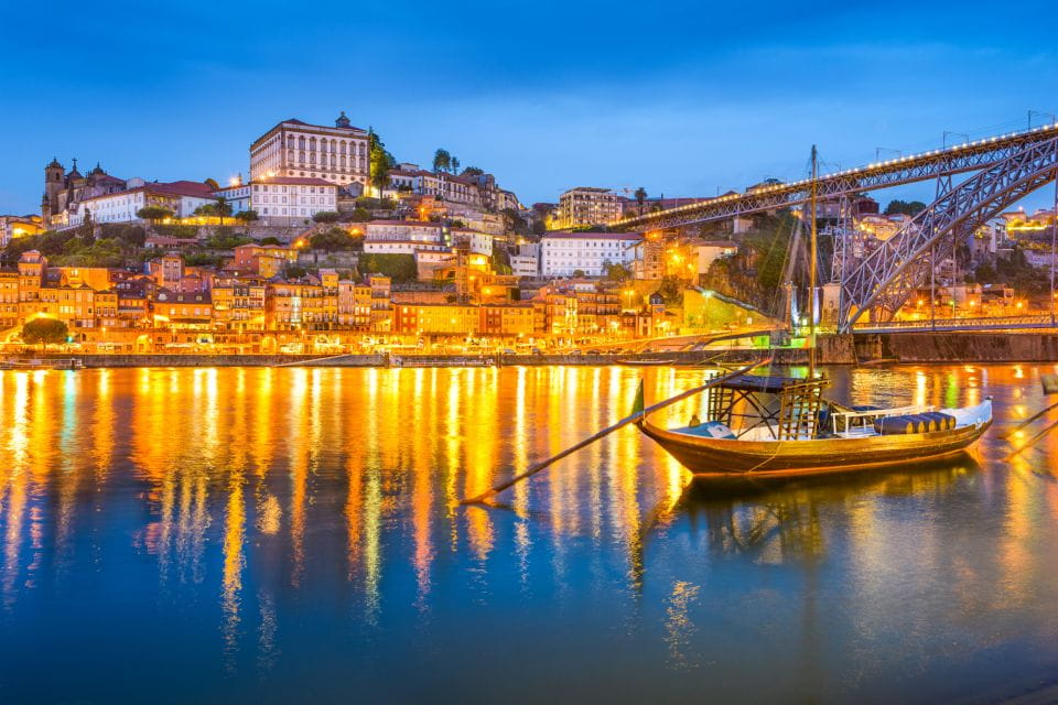 Porto: Highlights Self-Guided Scavenger Hunt and City Tour - Flexibility and No Time Limit