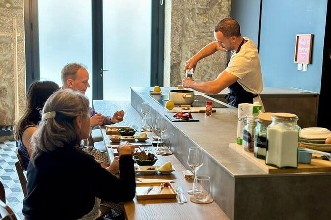 Porto Local Market Visit & Cooking Class / Showcooking - FAQ