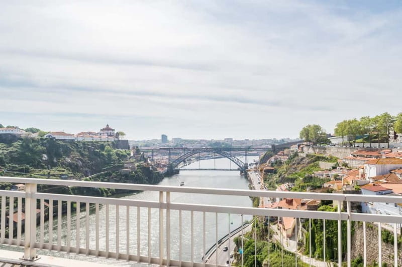 Porto: Magic Train Tour and Port Wine Cellar with Tastings - FAQs