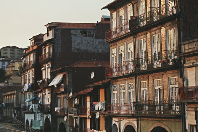 Porto "Old Town" Walking Tour with river cruise (Small-groups) - Why a Guided Walking Tour Matters in Porto