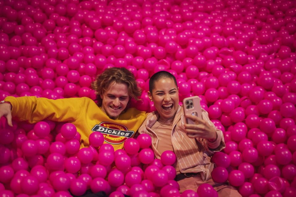 Porto: Pink Palace Entry Ticket & Tasting at WOW - Key Points