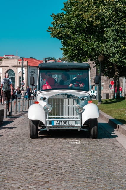 Porto: Premium Wine Eco Car Tour River - FAQ