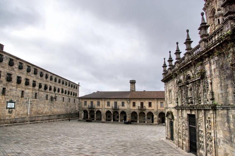 Porto: Private & Customizable Trip to Santiago de Compostela - Entering the Heart of Santiago de Compostela’s Old Town