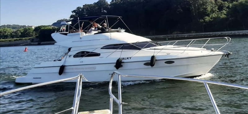 Porto: Private Yacht Tour on Douro River - up to 12 people - Price and Value