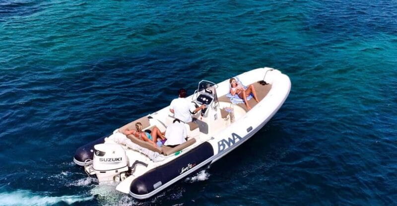 Porto Rotondo:Stylish & Comfortable Dinghy. Requires licence - Key points / Takeaways