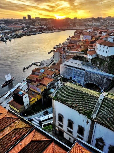 Porto: Sightseeing Tour - The Heart of Portugal: King Pedro IV and the treaty of 1703