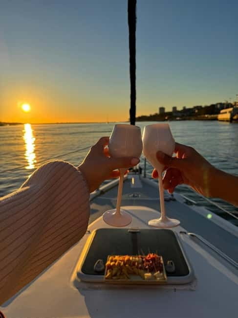 Porto Sunset: Sailboat Tour with Welcome Drink and snacks - Exploring Porto’s Waterways: A Detailed Look at the Sunset Sailboat Experience