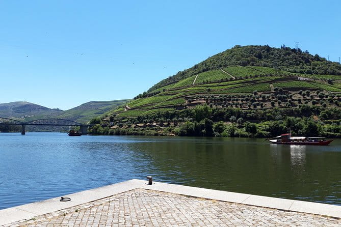 Porto to/from Douro Valley (1-8 pax) Private Transfer in Mercedes - FAQ