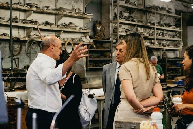 PORTO: Tour to the world of silver in a century-old workshop - Entering the World of Silver at Alcino Silversmith