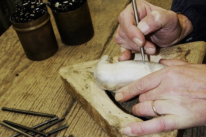PORTO: Tour to the world of silver in a century-old workshop - The Sum Up
