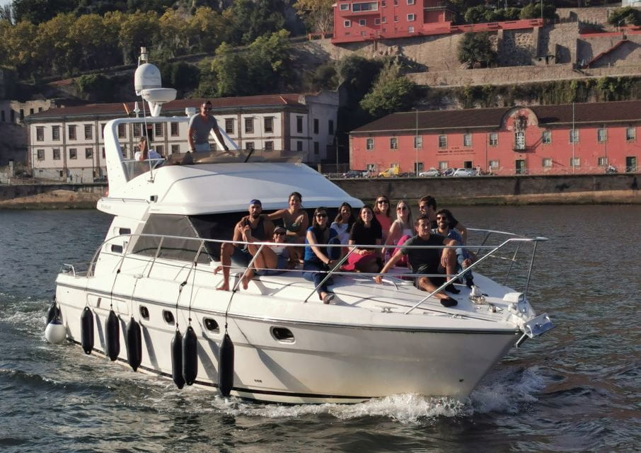 Porto:Douro River 6 Bridges Tour Amazing Yatch With Cocktail - Enjoy the Foz Do Douro
