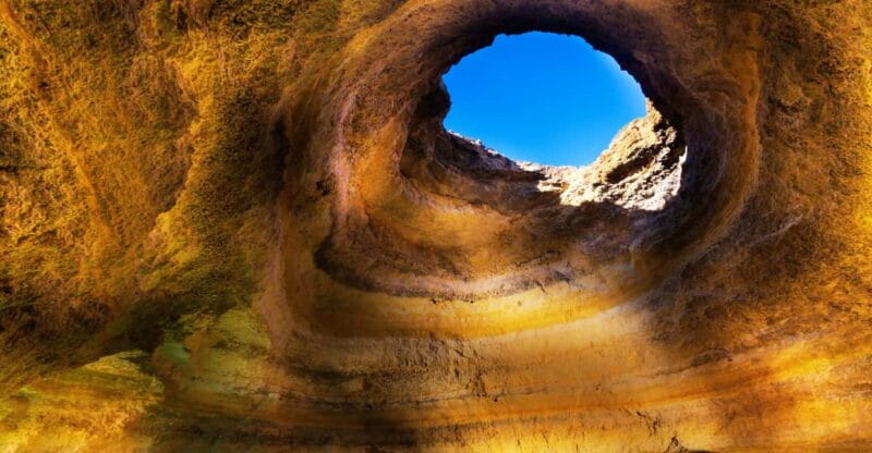 Portugal: Passeio 2 horas de Barco a Gruta de Benagil - Portugal: Passeio 2 horas de Barco a Gruta de Benagil — A Coastal Adventure Worth Your Time