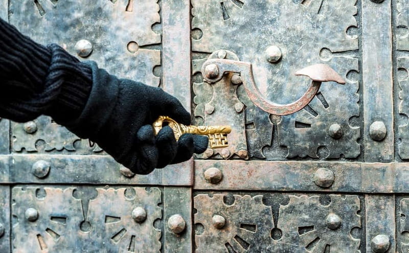 Poznan: Spy-Themed Walk & Game with Host/Guide - Who is this Experience Best For?