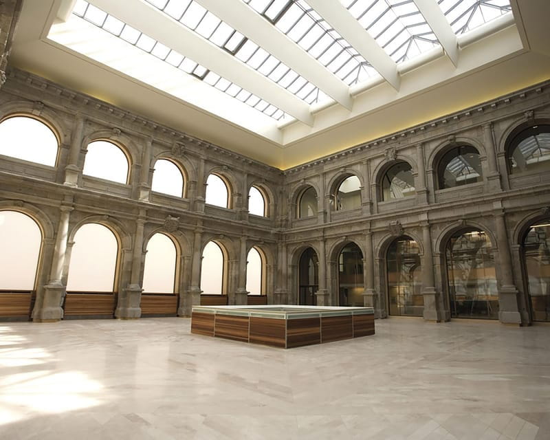 Prado Museum Tour: Velázquez, Goya, and Spanish Art Classics - Entering the Prado: A Quick Overview