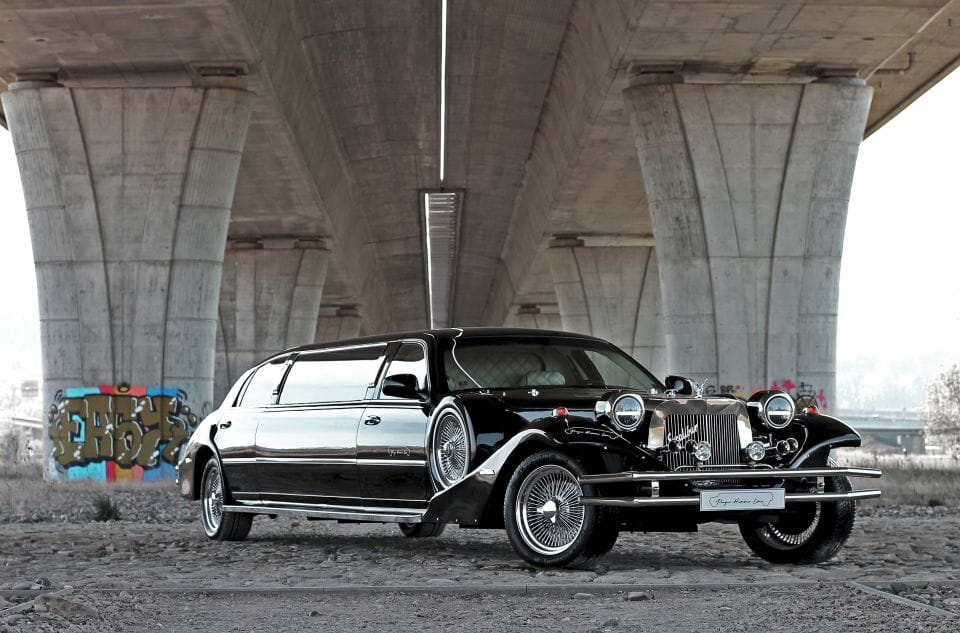 Prague: 1-Hour Vintage Limousine Rental - Pricing and Availability