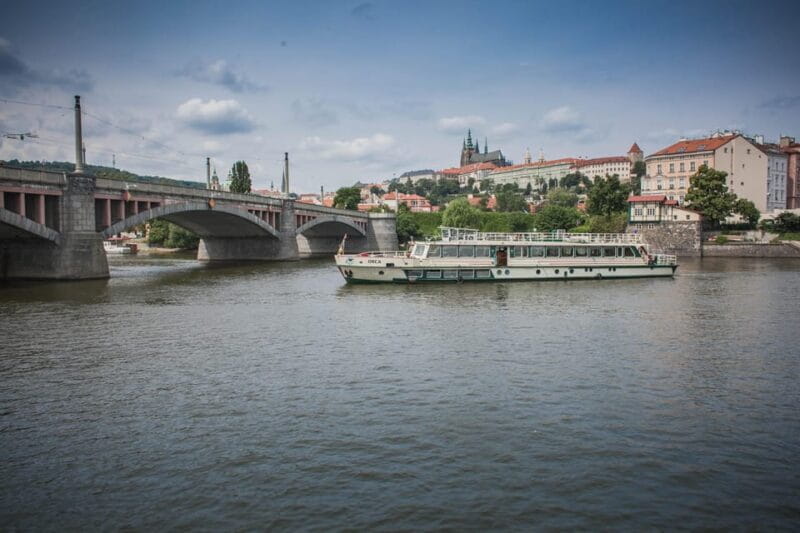 Prague: An unforgettable 2-hour cruise on the Vltava River. - Key Points / Takeaways