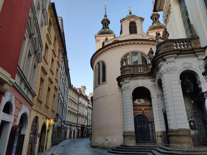 Prague: Before the Crowd Sunrise Tour & Breakfast - Who Should Consider This Tour?