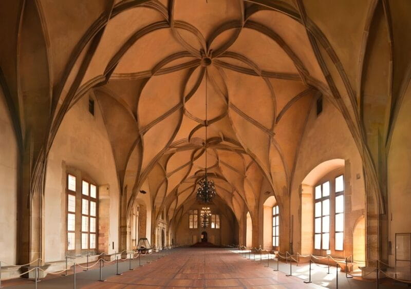 Prague Castle: Royal Palace, Cathedral, and Golden Lane Tour - Who Will Love This Tour?