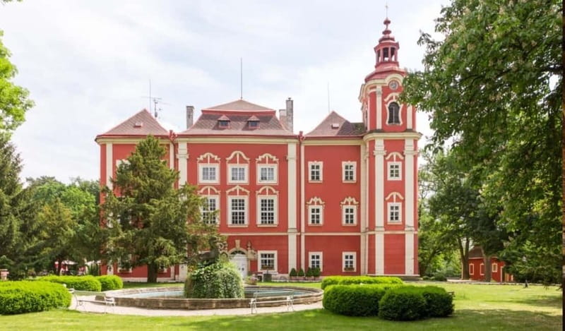 Prague: Dtenice Castle, Brewery, and Medieval Fantasy Show - How the Experience Begins: Transport and Setting the Scene