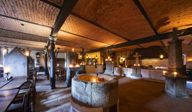 Prague: Dtenice Castle, Brewery, and Medieval Fantasy Show - The Medieval Banquet: Food, Drinks, and Entertainment