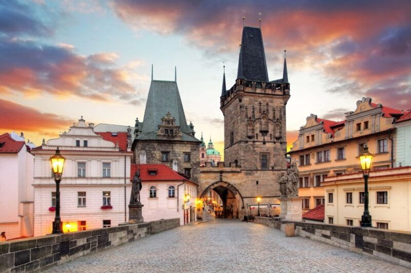 Prague: Full-Day Old Town, River Cruise & Prague Castle Tour - The Sum Up