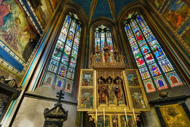 Prague: Full-Day Old Town, River Cruise & Prague Castle Tour - FAQ