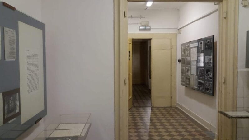 Prague: Gestapo Headquarters Tour in Spanish - Who Will Love This Tour?