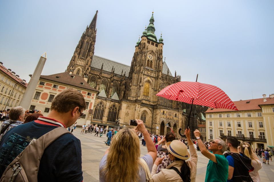 Prague: Guided Bus & Walking Tour With River Cruise & Lunch - Group Size