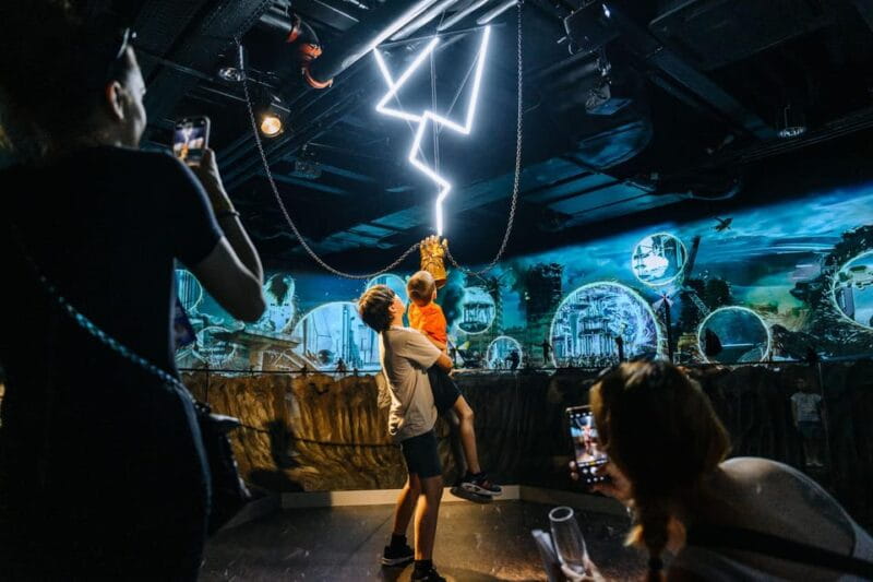 Prague: Heroes Park Superhero Store Entry Ticket - Photo Points and Fan Engagement