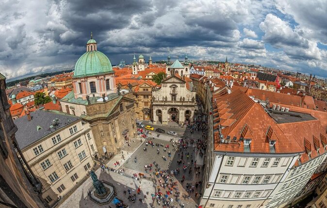 Prague: Historical Tour With Virtual Reality - Key Points