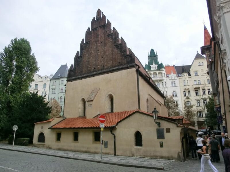 Prague: Jewish Quarter and Museum Guided Tour - The Old Jewish Cemetery: A Quiet Reflection