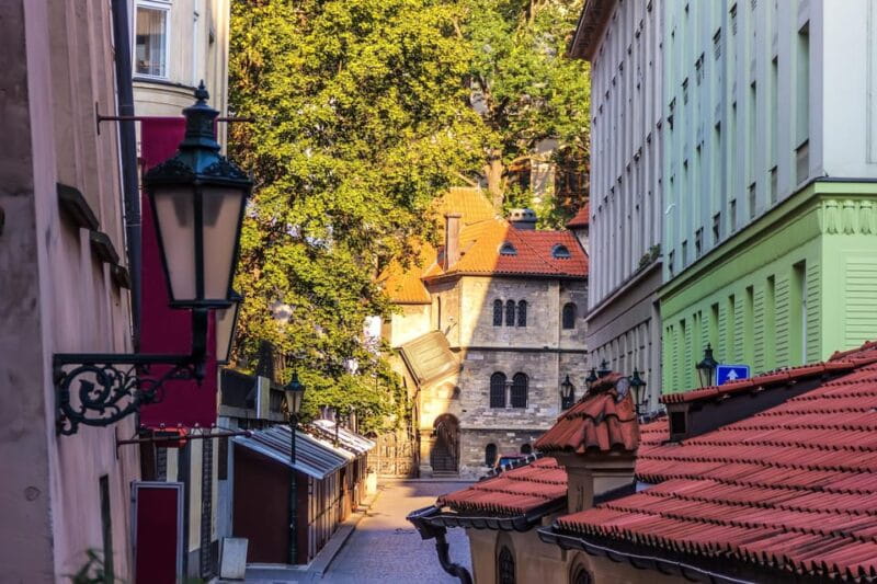 Prague: Jewish Quarter Half-Day Private Walking Tour - The Old Jewish Cemetery: A Silent Witness