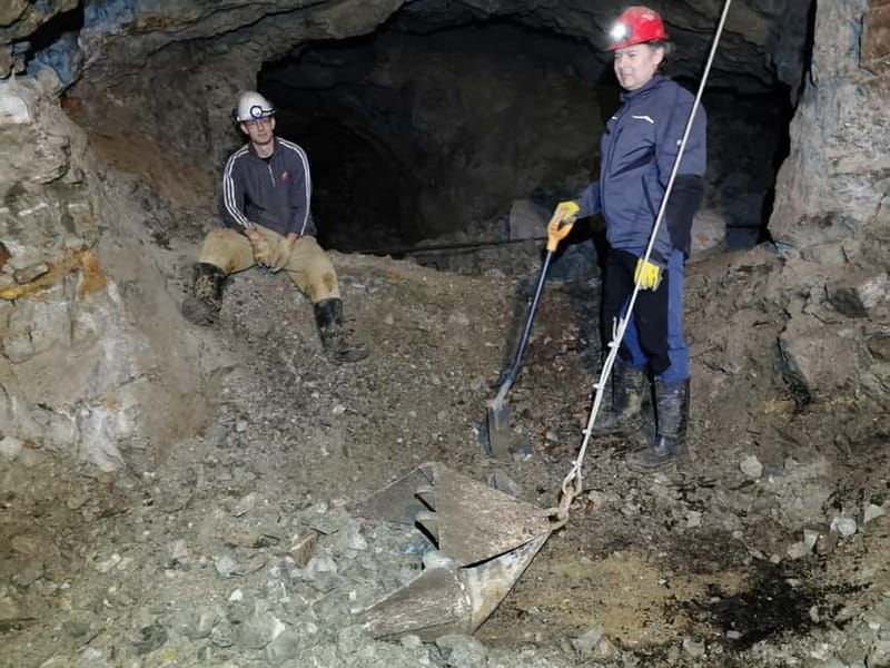 Prague: Jílové Gold Mine Tour: From Geology to Pyrotecnics - Mineral Magic Under UV Light