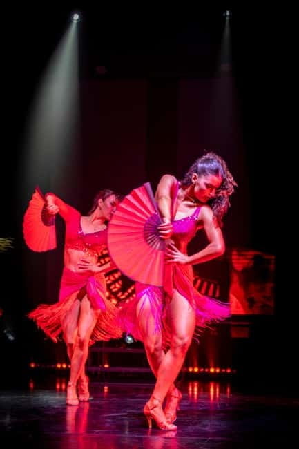 Prague: Love2dance Show In Hybernia Theatre - The Music & Atmosphere