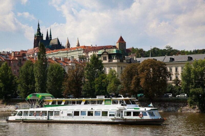 Prague: Lunch Cruise on Vltava River with open Buffet - Final thoughts on the Prague Lunch Cruise