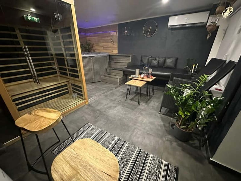 Prague: Modern Private Spa with Jacuzzi and Sauna - Who It’s Best For and Why