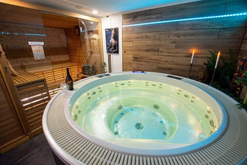 Prague: Modern Private Spa with Jacuzzi and Sauna - Practical Tips for Your Visit