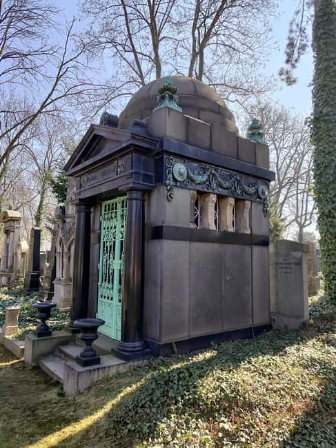 Prague: New Jewish Cemetery Guided Tour - Key Points/Takeaways