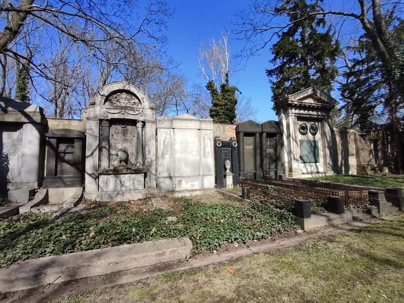 Prague: New Jewish Cemetery Guided Tour - Inside the Personal Stories and Cultural Context