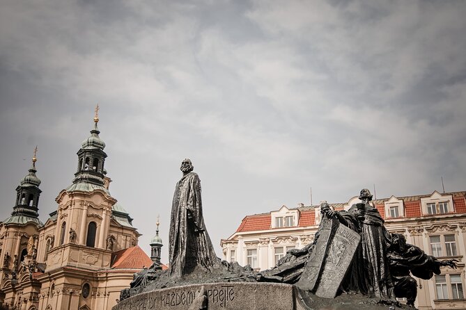 Prague Old Town and Jewish Quarter Walking Tour - Exploring the Old Town