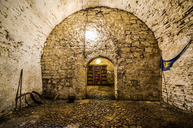 Prague: Oldtown, Medieval Underground & Dungeon History Tour - Key points / Takeaways
