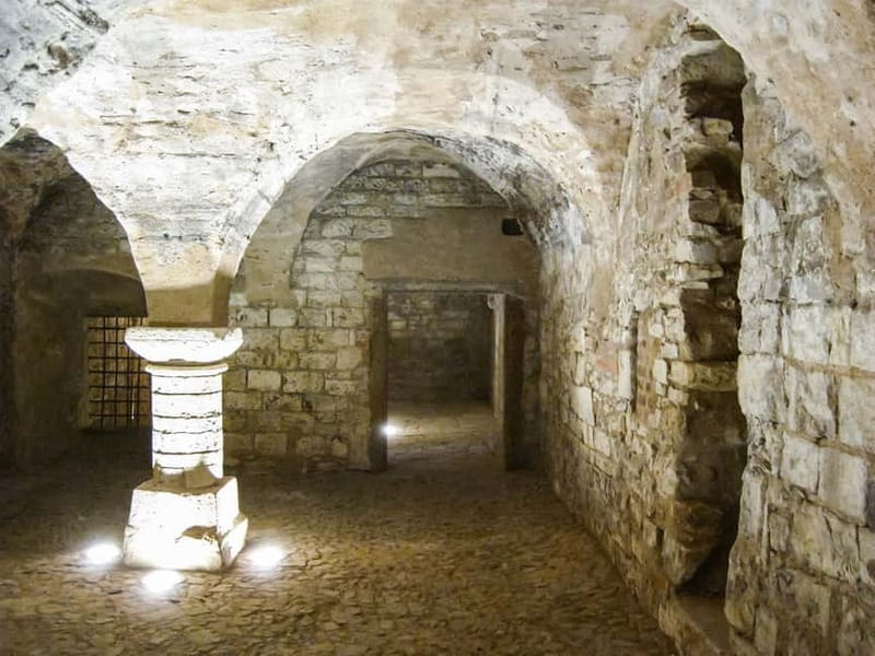 Prague: Oldtown, Medieval Underground & Dungeon History Tour - FAQ